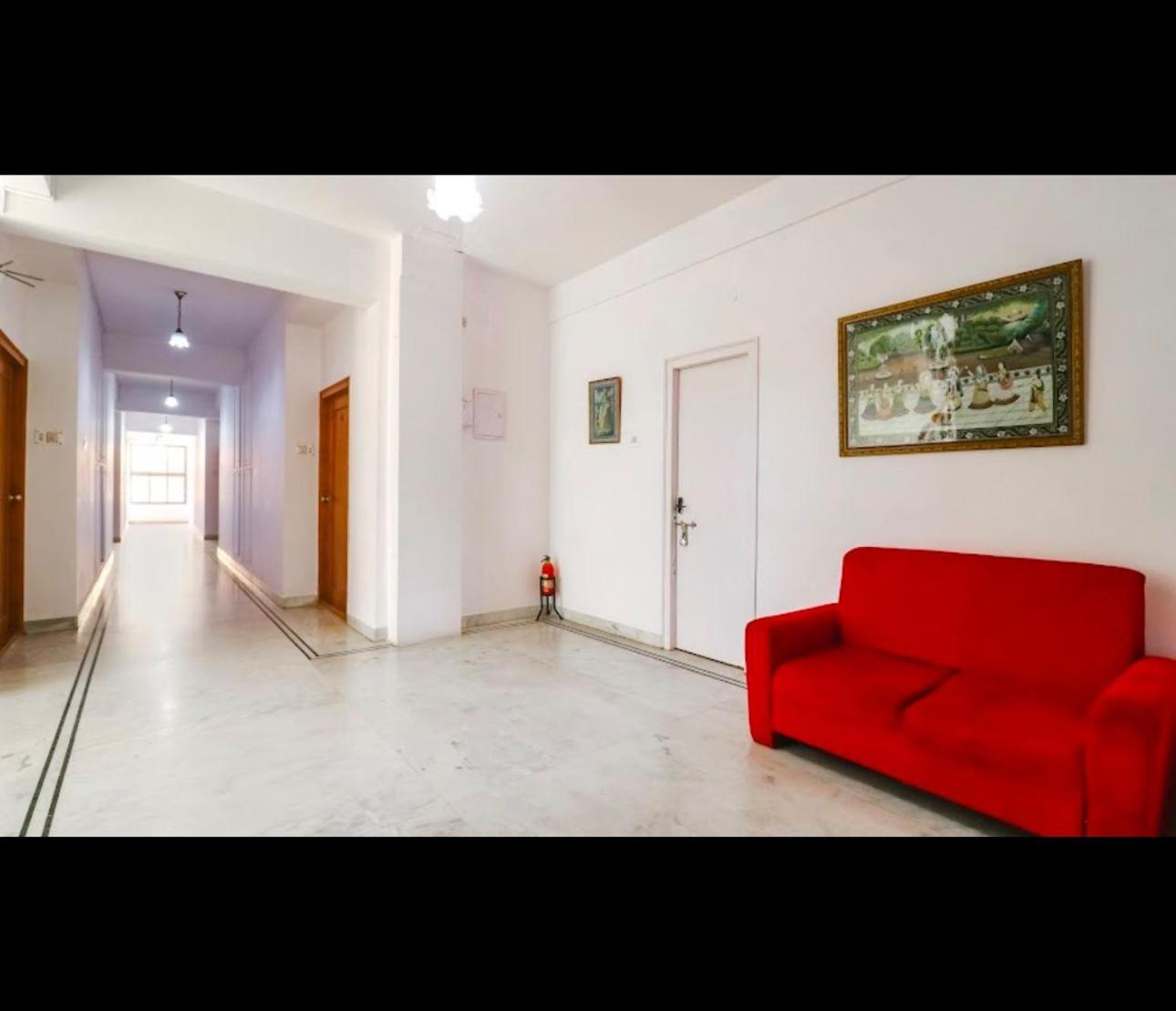 Hotel Sri Sathya Sai Bangalore Buitenkant foto