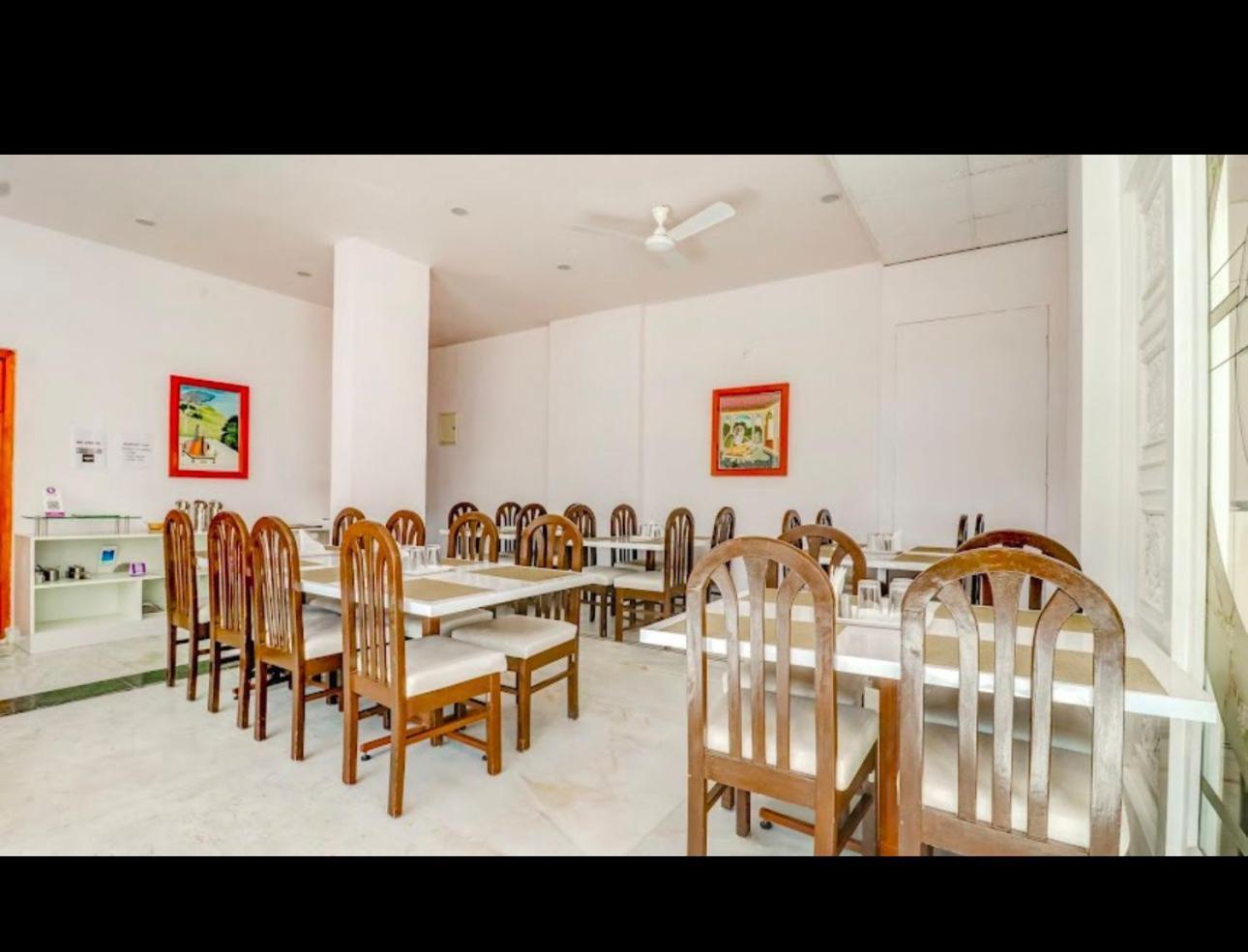 Hotel Sri Sathya Sai Bangalore Buitenkant foto